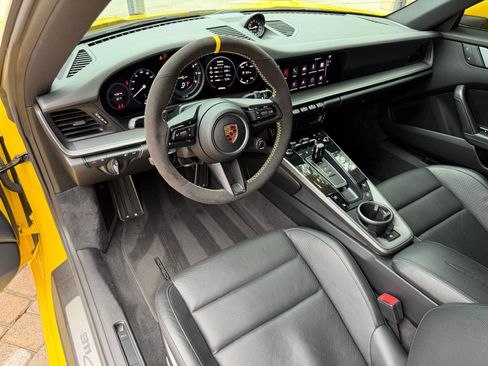 Used 2022 Porsche 911 Carrera RWD image 30