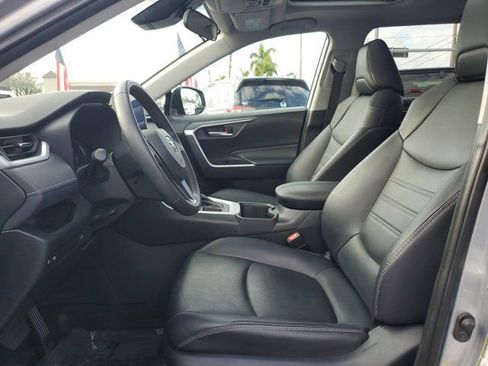 Used 2023 Toyota RAV4 XLE Premium image 14