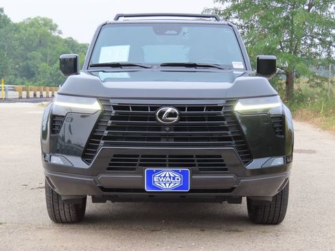 Used 2024 Lexus GX 550 w/ Cold Area Package AWD/4WD image 18