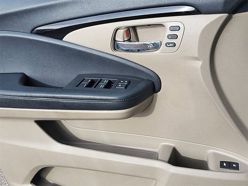 Used 2019 Honda Pilot Elite image 11