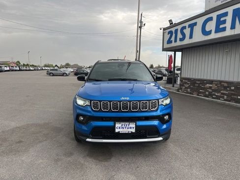 Used 2025 Jeep Compass Limited AWD/4WD image 2