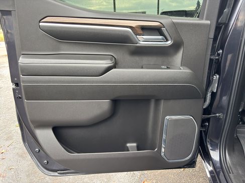 Used 2024 Chevrolet Silverado 1500 LT Trail Boss w/ LT Trail Boss Premium Package image 14