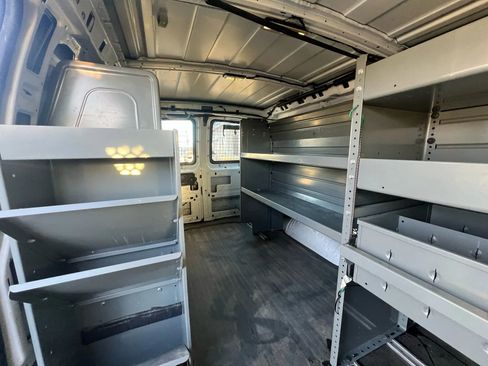 Used 2015 Chevrolet Express 2500 image 20