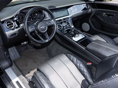 Used 2021 Bentley Continental GT image 2