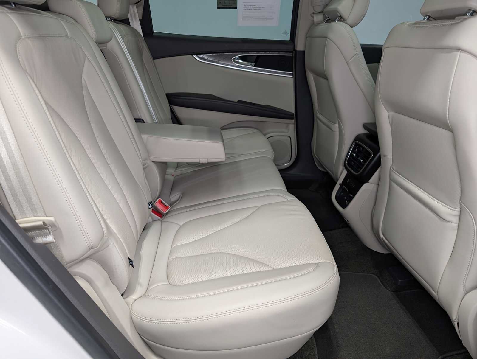 Used 2018 Lincoln MKX Reserve w/ Lincoln MKX Climate Package AWD/4WD image 38