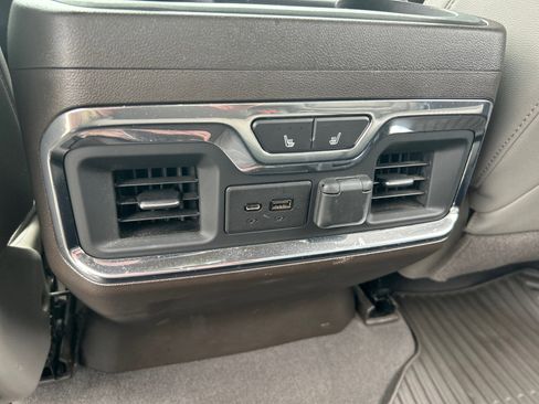 Used 2021 Chevrolet Silverado 1500 LTZ w/ Technology Package AWD/4WD image 22
