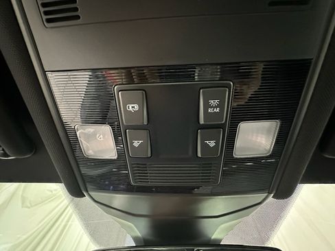 Used 2025 Volkswagen Jetta Sport FWD image 30