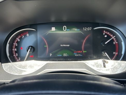 Certified 2025 Toyota RAV4 XLE FWD image 28