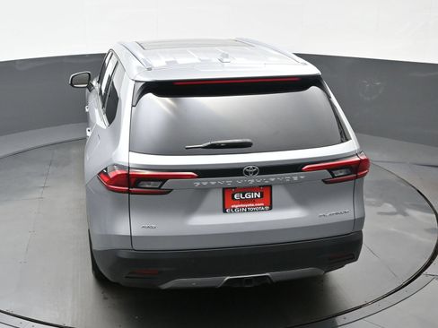 Used 2024 Toyota Grand Highlander AWD image 40