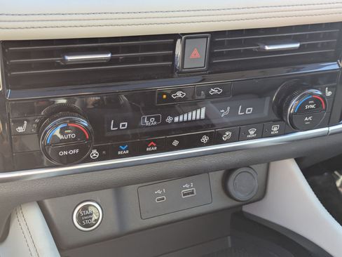 Certified 2023 Nissan Rogue SL w/ SL Premium Package FWD image 26