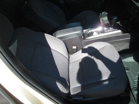 Used 2016 Toyota Tacoma TRD Off-Road w/ Towing Package image 27