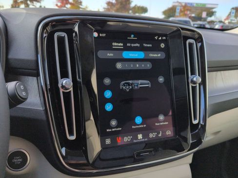 New 2026 Volvo XC40 B5 Ultra w/ Protection Package Premier image 21