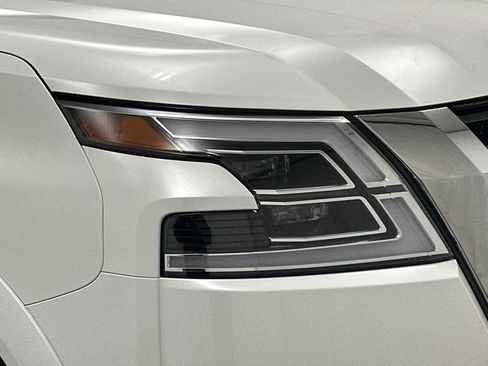 Certified 2024 Nissan Armada Platinum w/ Captain's Chairs Package image 25