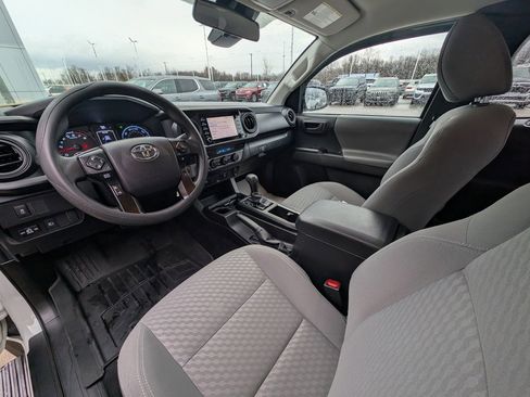 Used 2022 Toyota Tacoma SR image 11