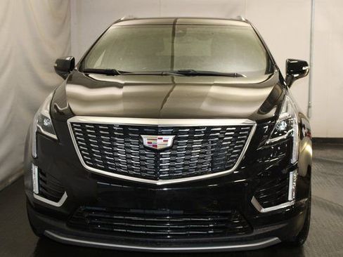 Used 2025 Cadillac XT5 Premium Luxury image 3
