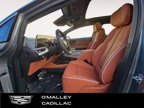 New 2026 Cadillac Optiq Luxury 2 w/ LPO, Floor Liner Package image 10