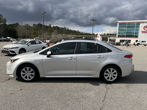 Certified 2022 Toyota Corolla LE image 14