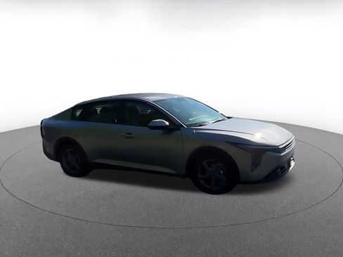 Used 2025 Kia K4 FWD image 2