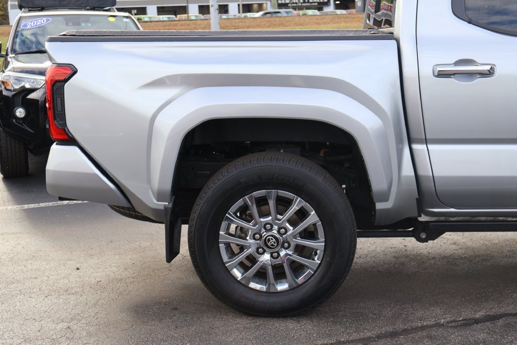 Certified 2025 Toyota Tacoma Limited AWD/4WD image 8