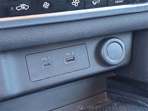 Used 2021 Nissan Rogue SV w/ Premium Package image 23