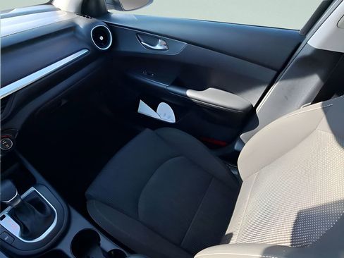 Used 2019 Kia Forte LXS image 19