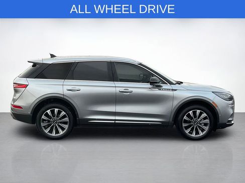 Certified 2022 Lincoln Corsair Reserve w/ Equipment Group 201A image 2