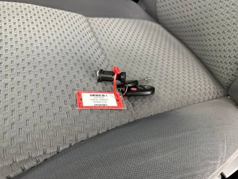 Used 2012 Toyota Tundra 4x4 Double Cab image 29