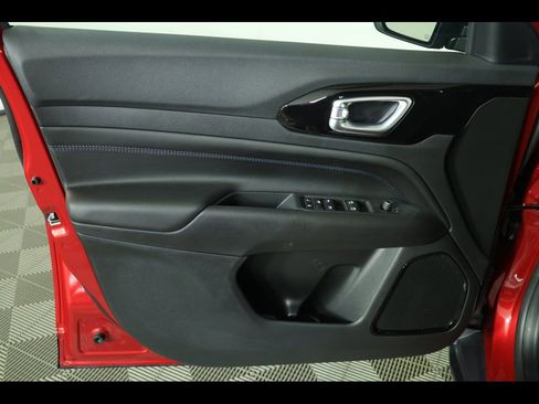 New 2026 Jeep Compass Latitude image 19