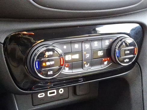 Used 2023 Buick Encore GX Select image 14