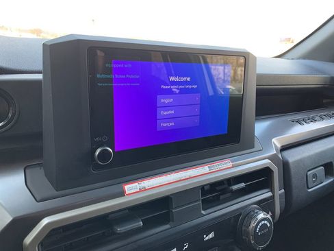 Used 2024 Toyota Tacoma TRD Off-Road image 21