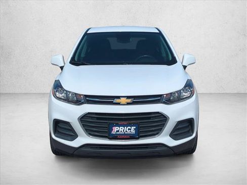 Used 2020 Chevrolet Trax LS w/ LPO, Protection Package FWD image 2