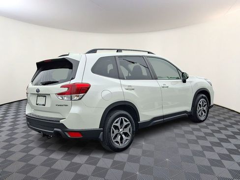 Used 2020 Subaru Forester Premium AWD/4WD image 9