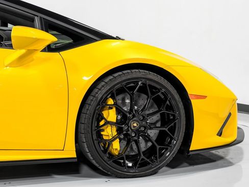 Used 2022 Lamborghini Huracan EVO RWD image 52