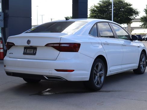 Used 2020 Volkswagen Jetta R-Line FWD image 3