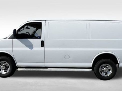 Used 2021 Chevrolet Express 2500 w/ Driver Convenience Package image 3