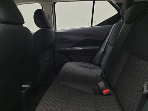 Used 2022 Nissan Kicks S image 18