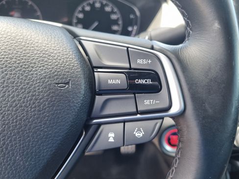 Used 2018 Honda Accord Sport image 28