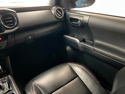 Used 2018 Toyota Tacoma TRD Pro image 10