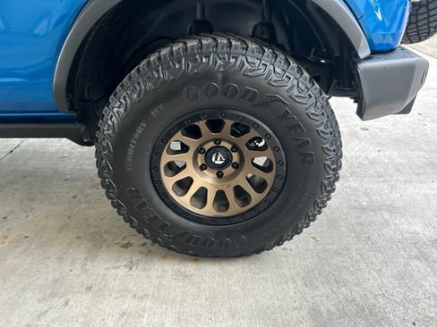Used 2021 Ford Bronco Wildtrak AWD/4WD image 19