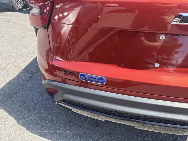Used 2024 Chevrolet Trax RS w/ Sunroof Package FWD image 5