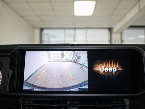 Certified 2025 Jeep Wrangler Sahara w/ Safety Group image 14