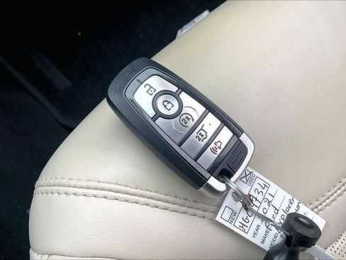 Used 2021 Ford Explorer Platinum w/ Premium Technology Package RWD image 14