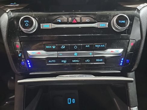 Used 2021 Ford Explorer Limited w/ Hybrid Equipment Group 310A AWD/4WD image 27