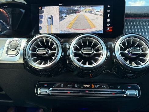 Used 2022 Mercedes-Benz EQB 300 4MATIC image 50