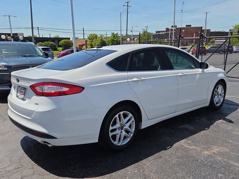 Used 2015 Ford Fusion SE FWD image 5