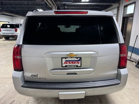 Used 2019 Chevrolet Suburban LT w/ LT Signature Package image 5