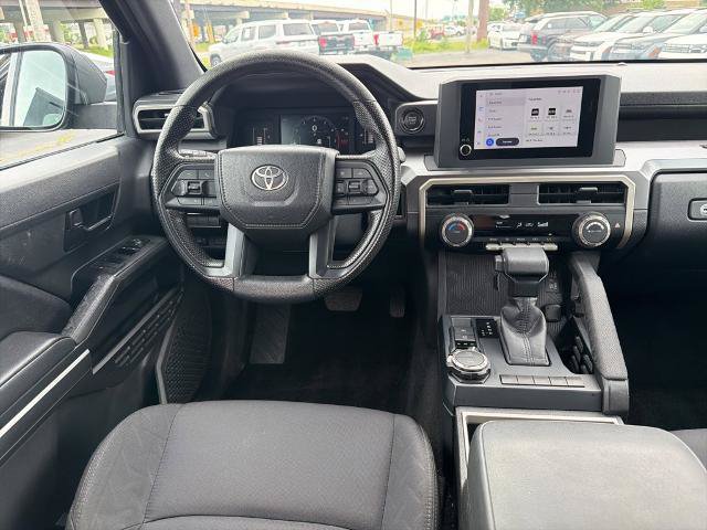 Used 2025 Toyota Tacoma SR5 AWD/4WD image 19