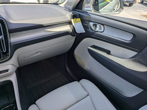 New 2026 Volvo XC40 B5 Ultra w/ Protection Package Premier AWD/4WD image 17