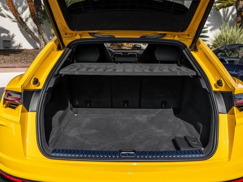 Used 2019 Lamborghini Urus image 25