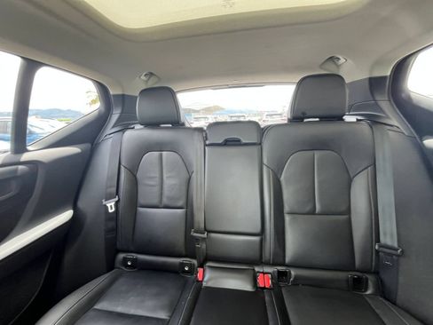 Used 2024 Volvo XC40 B5 Core AWD/4WD image 41